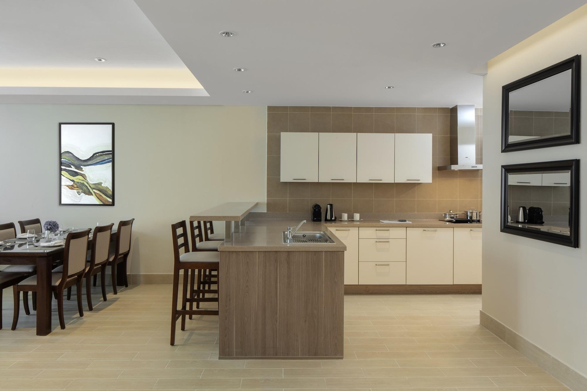 デュシット ドーハ ホテル エクステリア 写真 A kitchen in a typical apartment